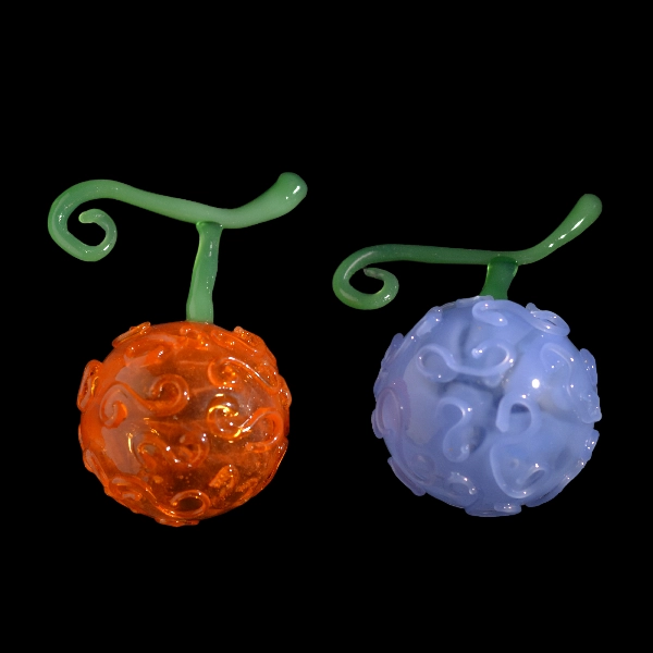 boules de Noël en verre soufflé - modèle fruit du démon