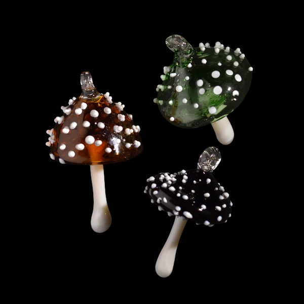 ornement en verre soufflé - modèle amanite de Noël